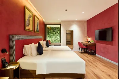 Phòng đôi giường đơn Grand Luxury có cửa sổ và quyền vào lounge — KiN Hotel Onsen
